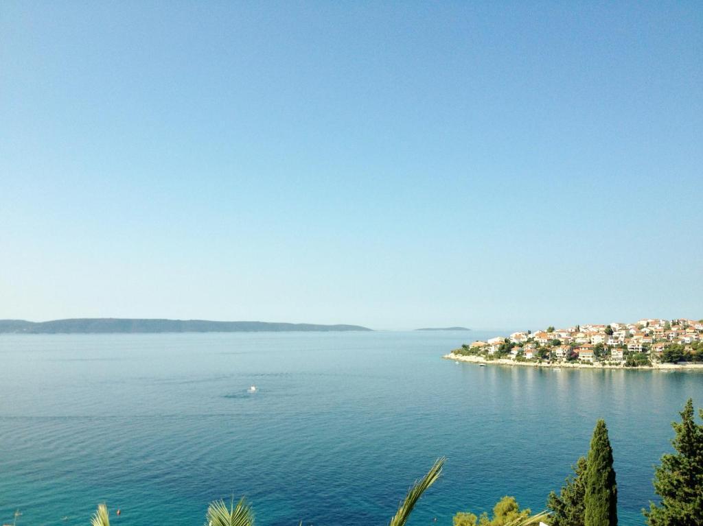 Apartments Cacija Trogir Ruang foto